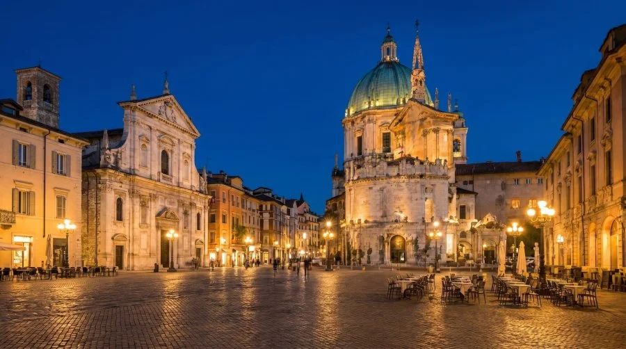 Çaniler apre il nuovo ufficio di Brescia, Italia